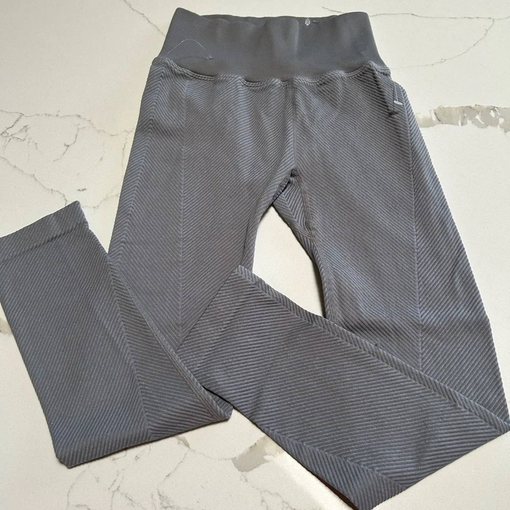 Free People Movement Ribbed Full Length Gray Leggings Size Small - Picture 2 of 7